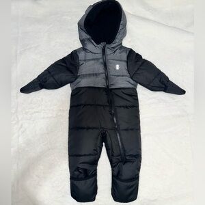 NWOT Black and Gray Hooded Snowsuit
